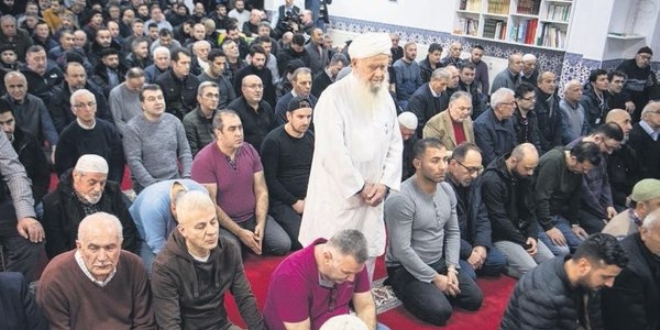 'Camiye gitmeye korkar olduk'