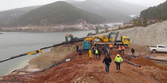 Bahadır Barajı'nda su tahliye çalışması sürüyor