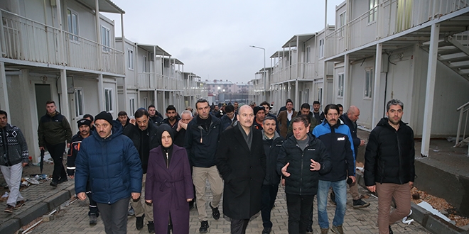 Bakan Soylu, Elazığ'da konteyner yerleşim alanlarını inceledi