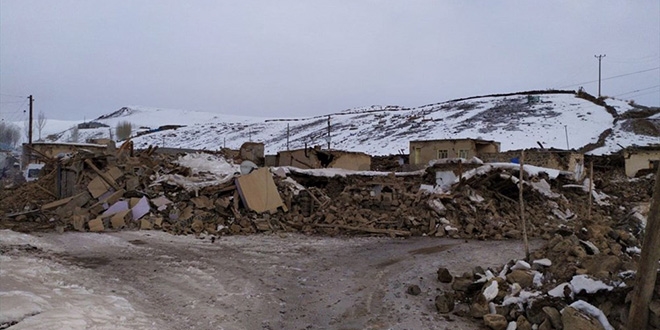 İran'da deprem oldu... Van'da ölü sayısı 9'a çıktı