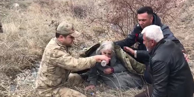 Kayıp Faika nine bulundu, asker montunu giydirdi