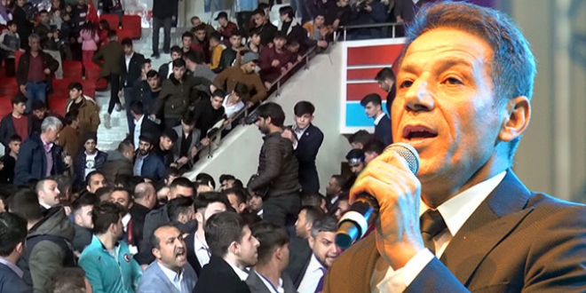 Sunucu, kavgayı durdurmak için İstiklal Marşı söyledi