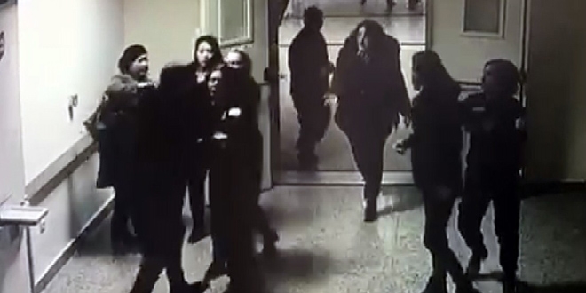 Hasta yakınları güvenlikçilere saldırdı