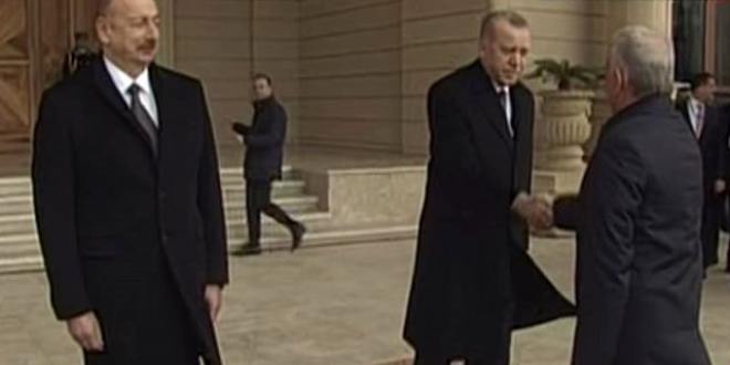 Erdoğan'ı karşılama töreninde ilginç anlar!