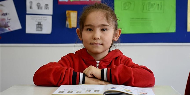 Küçük Nilüfer matematikte dünya birincisi oldu