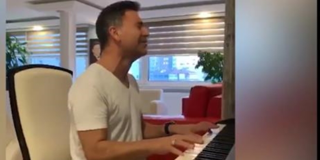 İzzet Yıldızhan'ın Piyano ile imtihanı