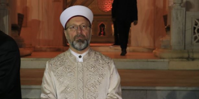 Ali Erbaş: Bugünden itibaren umre talepleri alınmayacak