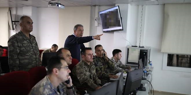 Bakan Akar ve Komutanlar sıfır noktasında