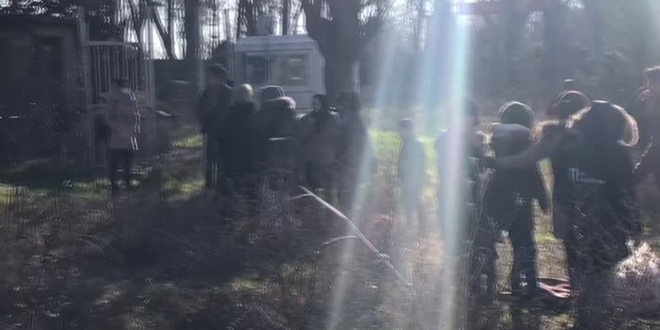 Yunan sınır polisi göçmenlere biber gazı ve ses bombasıyla müdahale etti