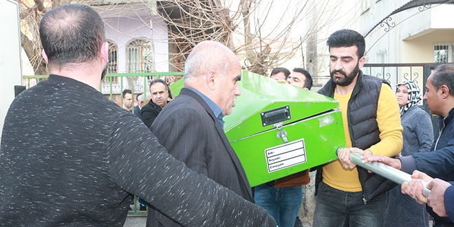 Ücretli öğretmen soba kurbanı oldu