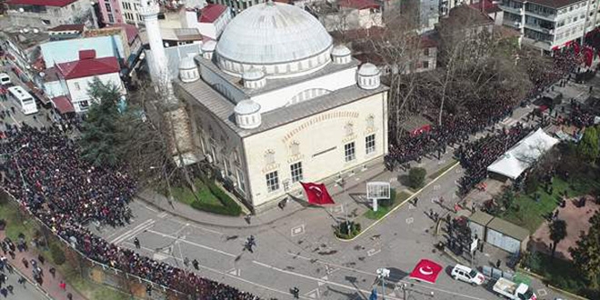 İdlib şehitleri son yolculuklarına uğurlanıyor