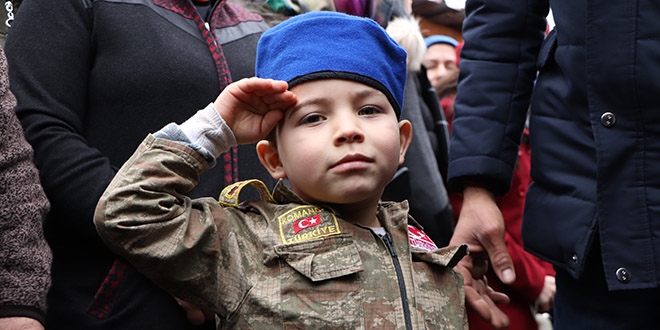 Şehidin 4 yaşındaki yeğeni: Vatan sağ olsun