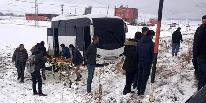 Roketli saldırıda ağır yaralanan gümrük personeli şehit oldu