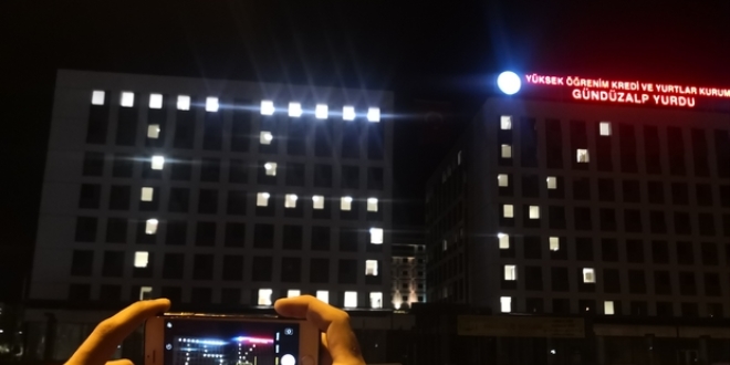 Ordu'da öğrenciler yurt ışıklarıyla 'TSK' yazdı
