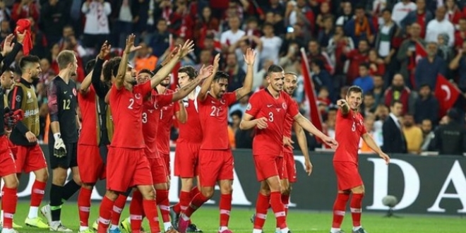 A Milli Takım'ın EURO 2020'de giyeceği iddia edilen formalar ortaya çıktı