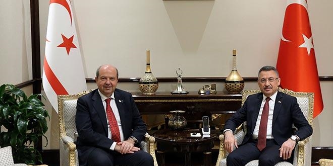 Cumhurbaşkanı Yardımcısı Oktay, KKTC Başbakanı Ersin Tatar'ı kabul etti