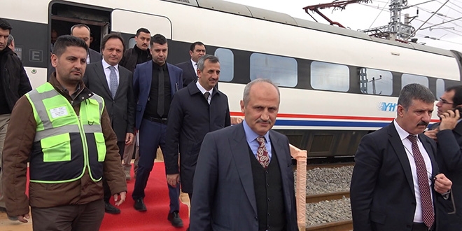 Bakan Turhan, Ankara-Sivas YHT hattında ilk test sürüşünü yaptı