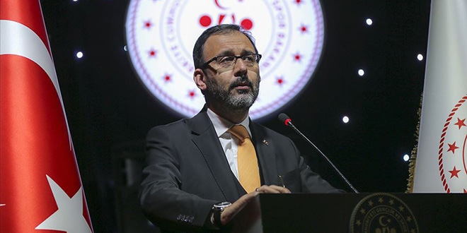 Başarılı sporcular üniversitelerde burslu okuyacak