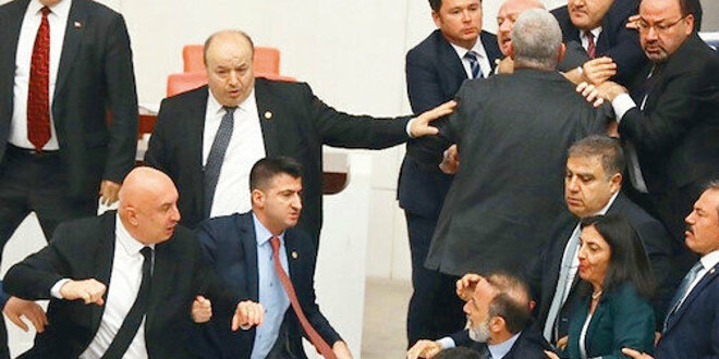 Hakarete karşı şimdi hesap zamanı