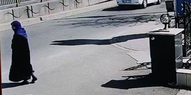 Tüp yüklü kamyon kadına çarptı