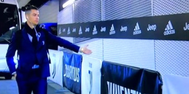 Seyircisiz maçta Cristiano Ronaldo taraftarı selamlıyor!