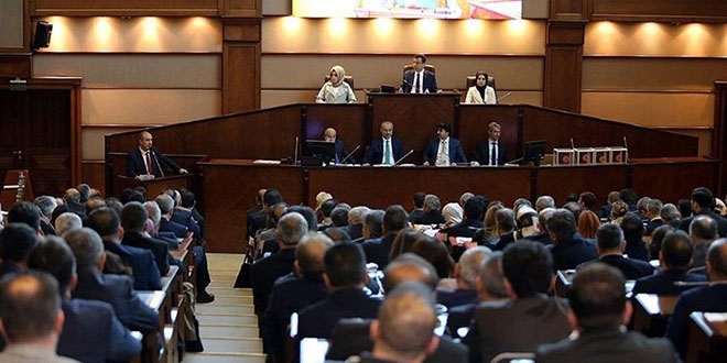 Engin Özkoç kavgası İBB Meclisi'nde de devam etti
