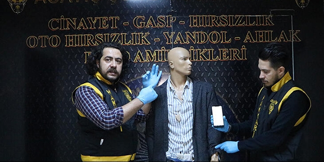 Ehliyet sınavında kopya çekmek için kamera ve ses alıcılı düzenek kurmuşlar