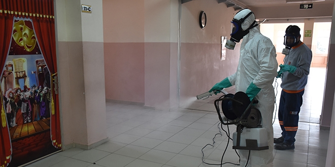 Okullar koronavirüs tehdidine karşı dezenfekte ediliyor