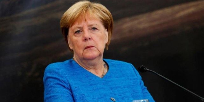 Merkel'den şok açıklama: Nüfusun çoğuna virüs bulaşacak