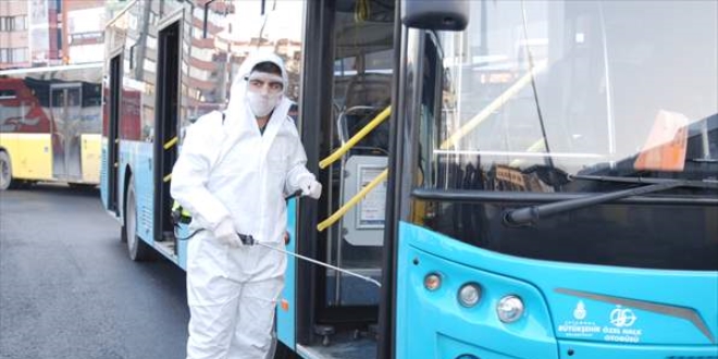 İETT otobüsleri koronavirüse karşı dezenfekte edildi - İSTANBUL