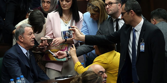 'Karşılıklı görüşmeler olumlu, yapıcı şekilde devam ediyor'