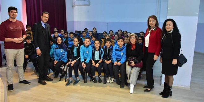 Öğrenciler sorunlarını arabulucu akranlarıyla çözüyor
