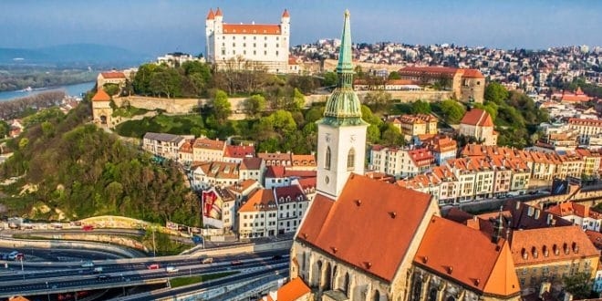 Slovakya'da Kovid-19 nedeniyle OHAL ilan edildi