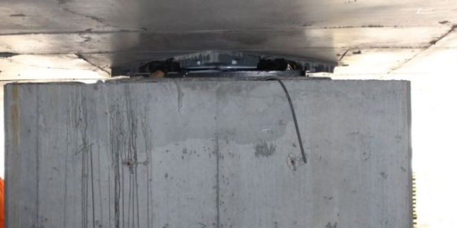 Deprem izolat�r� deprem etkilerini en aza indirir