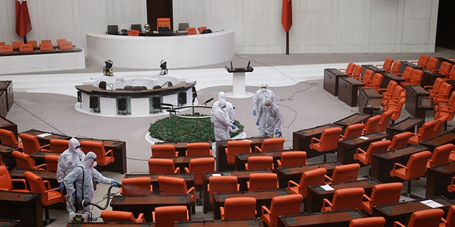 TBMM Genel Kurulu korona virüsüne karşı ilaçlandı