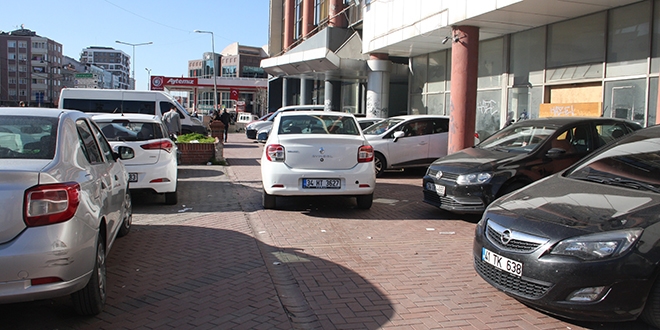 Adliyede tutuklama karar�n� duyan ��pheli firar etti