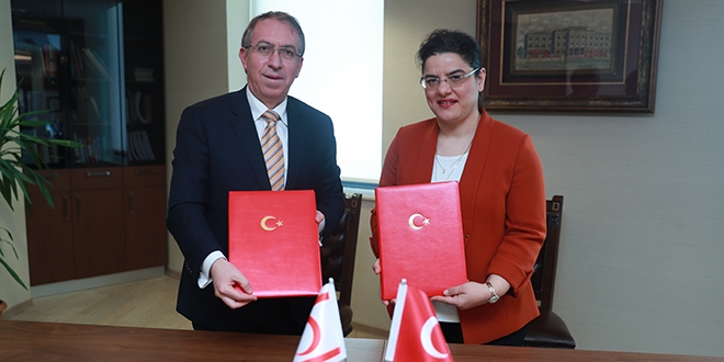 Türkiye'den KKTC'ye tıbbi malzeme hibesi