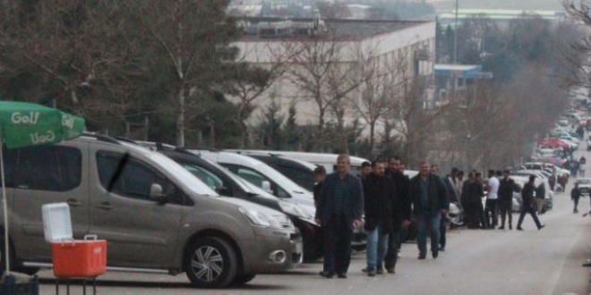 İkinci el pazarında alıcı da, satıcı da fiyatlardan yakınıyor