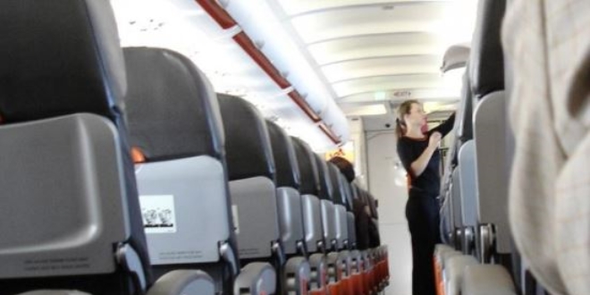 Birçok ülke, uçak ve tren seferlerini askıya aldı