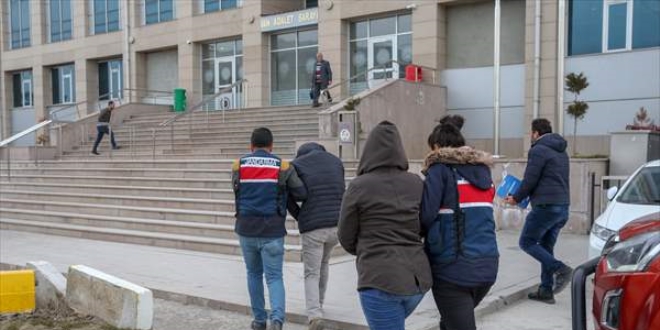 Karayılan ve Bayık'ın korumalığını da yapan 2 terörist yakalandı