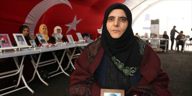 Diyarbakır annelerinin oturma eylemine bir aile daha katıldı