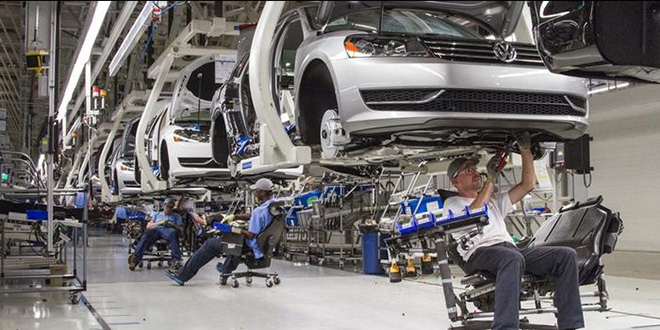 Volkswagen, koronavirüs nedeniyle üretimi askıya alıyor