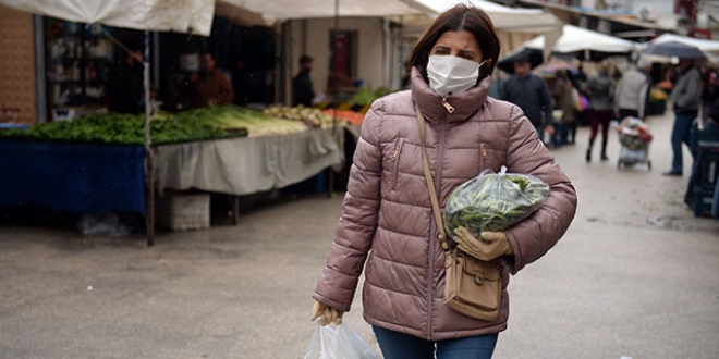 Sebze ve meyve fiyatları düştü ama pazarlar boş kaldı