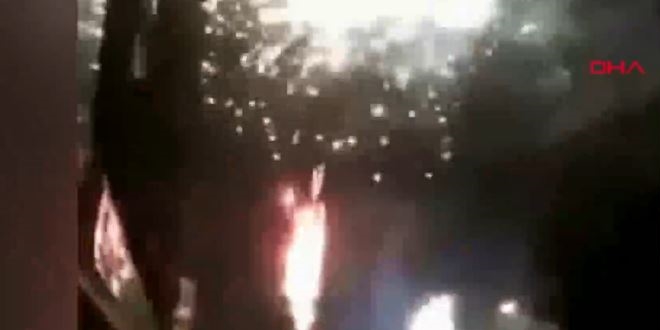 Çin'de vaka sayısının azalmasını havai fişekle kutladılar