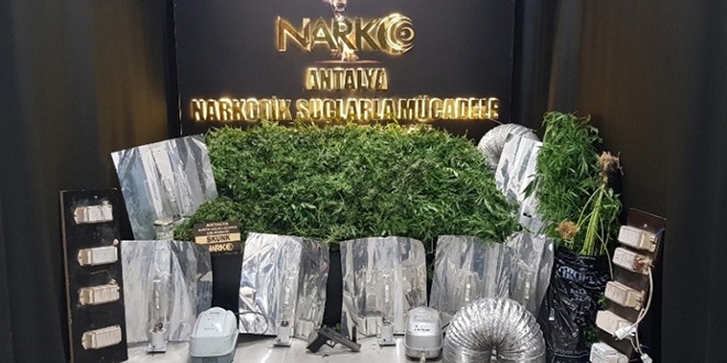 Villada klasik m�zik e�li�inde kenevir yeti�tirmi�ler