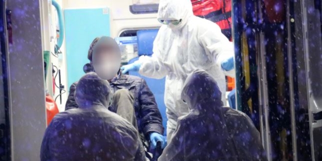 G�zetim alt�ndaki hasta ka�t�, polis alarma ge�ti