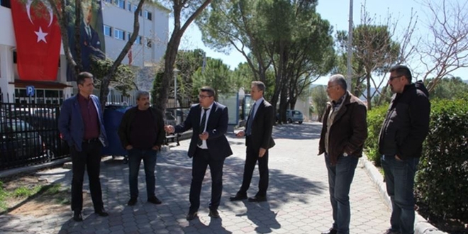 Taksiciler ile memurlar aras�nda 'ku�' tart��mas�