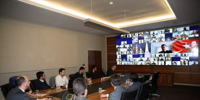 AK Parti'de toplantılar telekonferans yoluyla yapılıyor