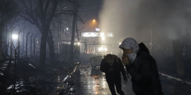 Yunanistan snmaclara yine gaz bombalaryla saldrd