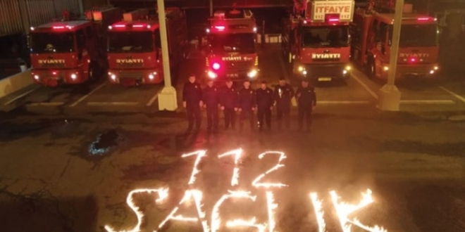 Sağlık çalışanlarına Hataylı itfaiyecilerden alevli alkış